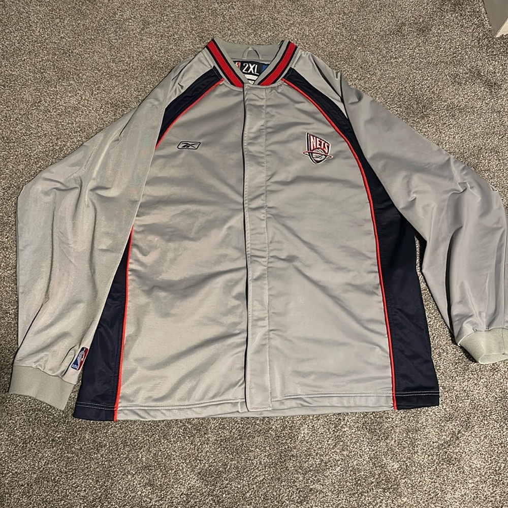 NBA NEW JERSEY NETS REEBOK WARMUP JACKET MENS 2XL BASKETBALL TEAM APPAREL GRAY